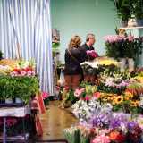 ...quello degli articoli casalinghi, dei detersivi �alla spina� e dei fiori
